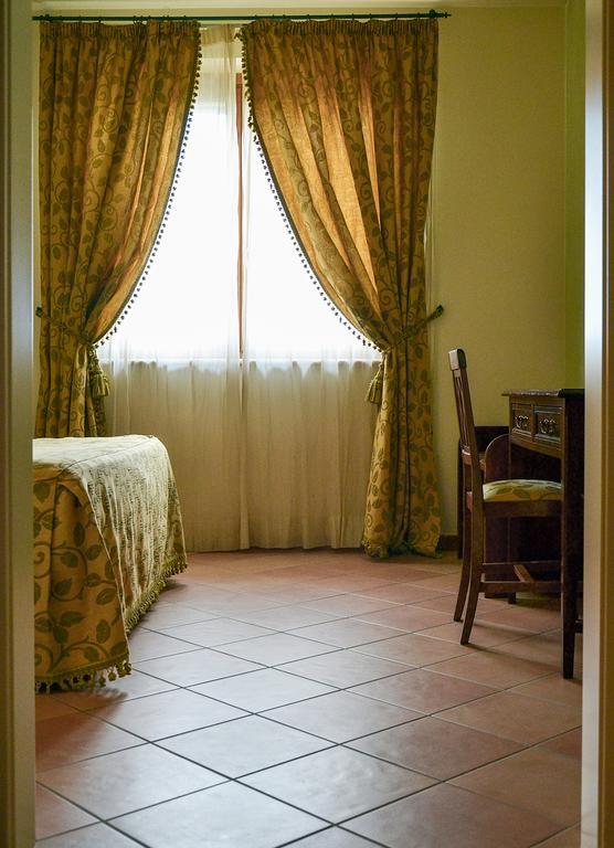 Villa Luigi Hotel & Restaurant Nuova Gestione Villa Rosa Di Martinsicuro Quarto foto