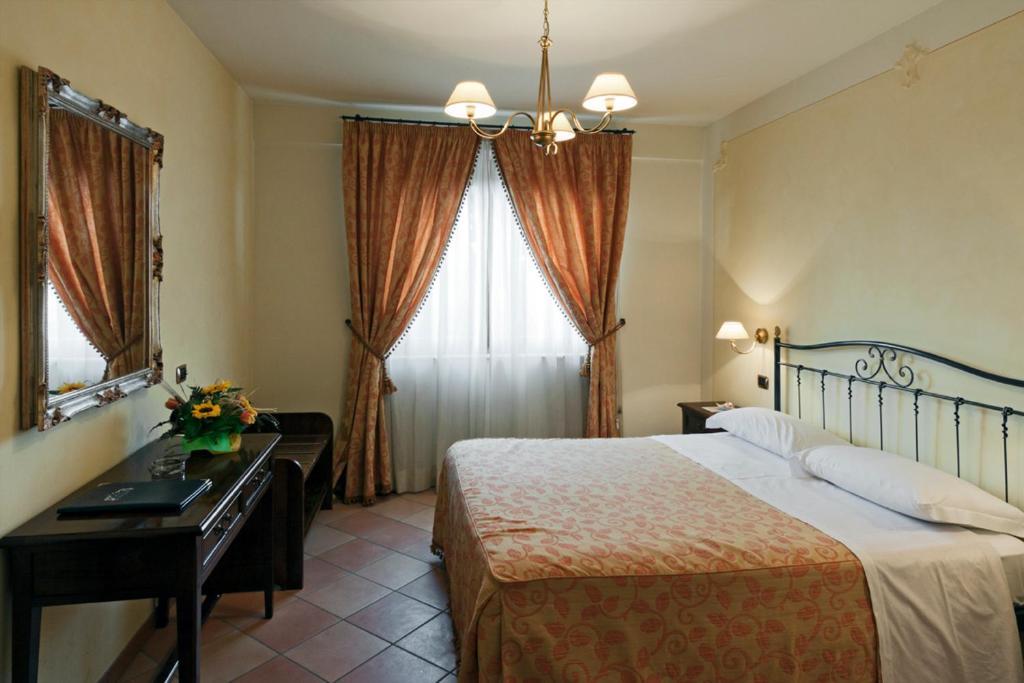 Villa Luigi Hotel & Restaurant Nuova Gestione Villa Rosa Di Martinsicuro Quarto foto